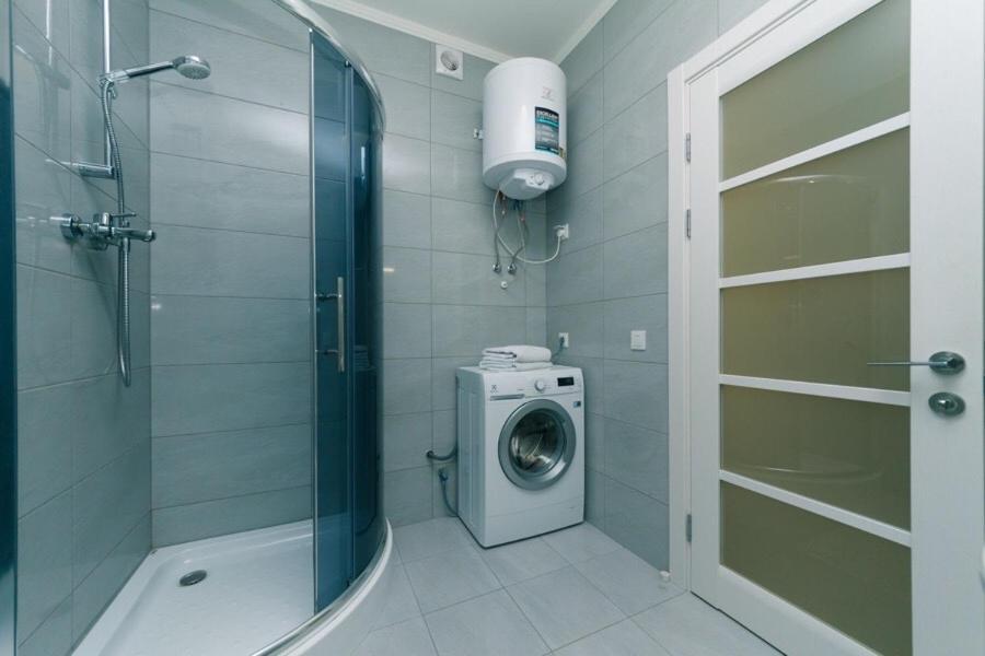 Драгоманова 38А 2Й Поверх Apartman Kijev Kültér fotó